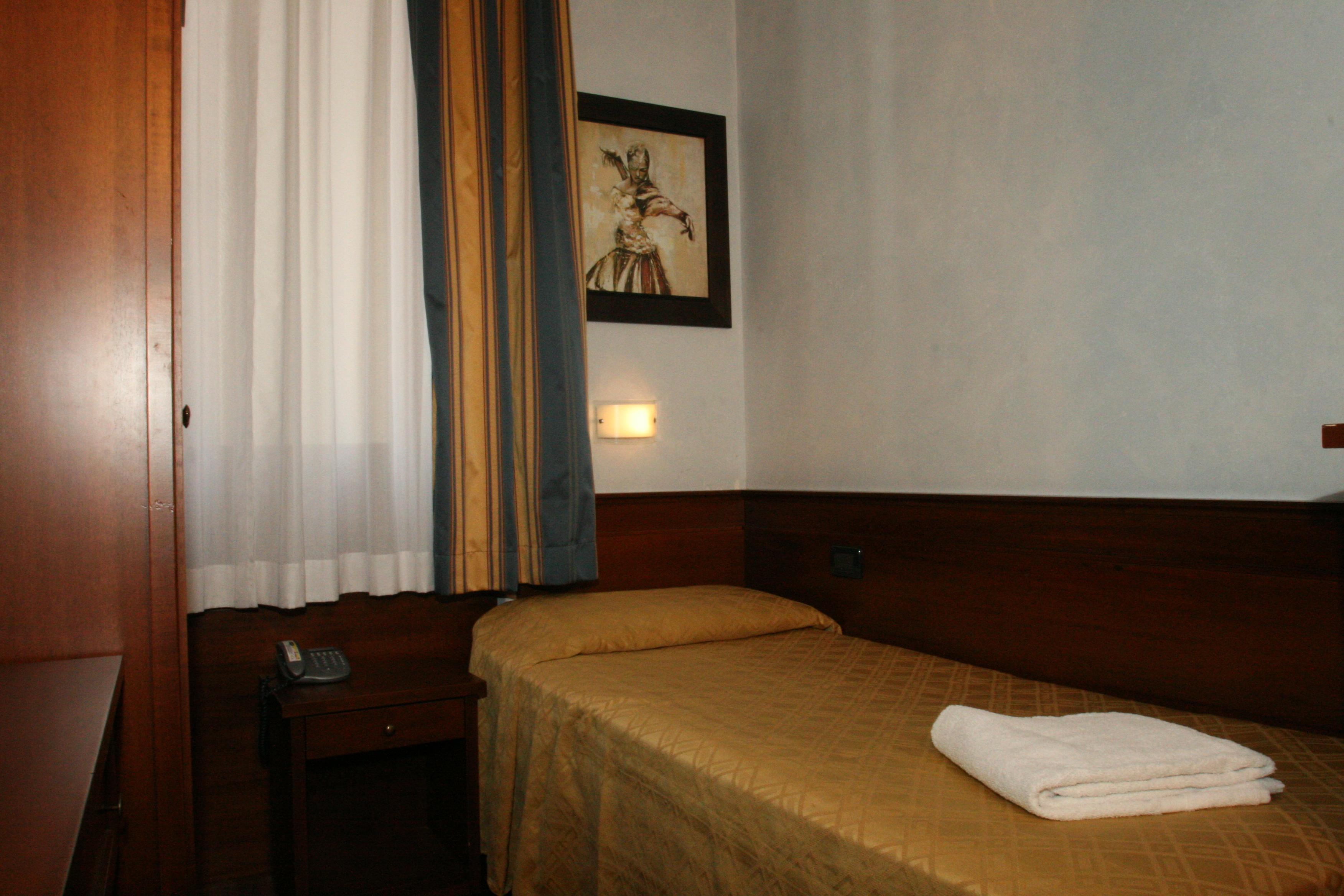 Hotel Palazzo Vecchio Florence Room photo